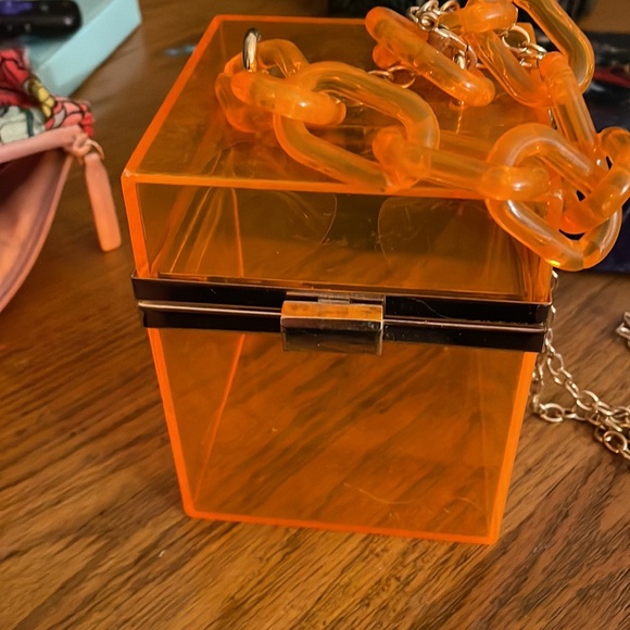 Orange purse with chain - Picture 2 of 2